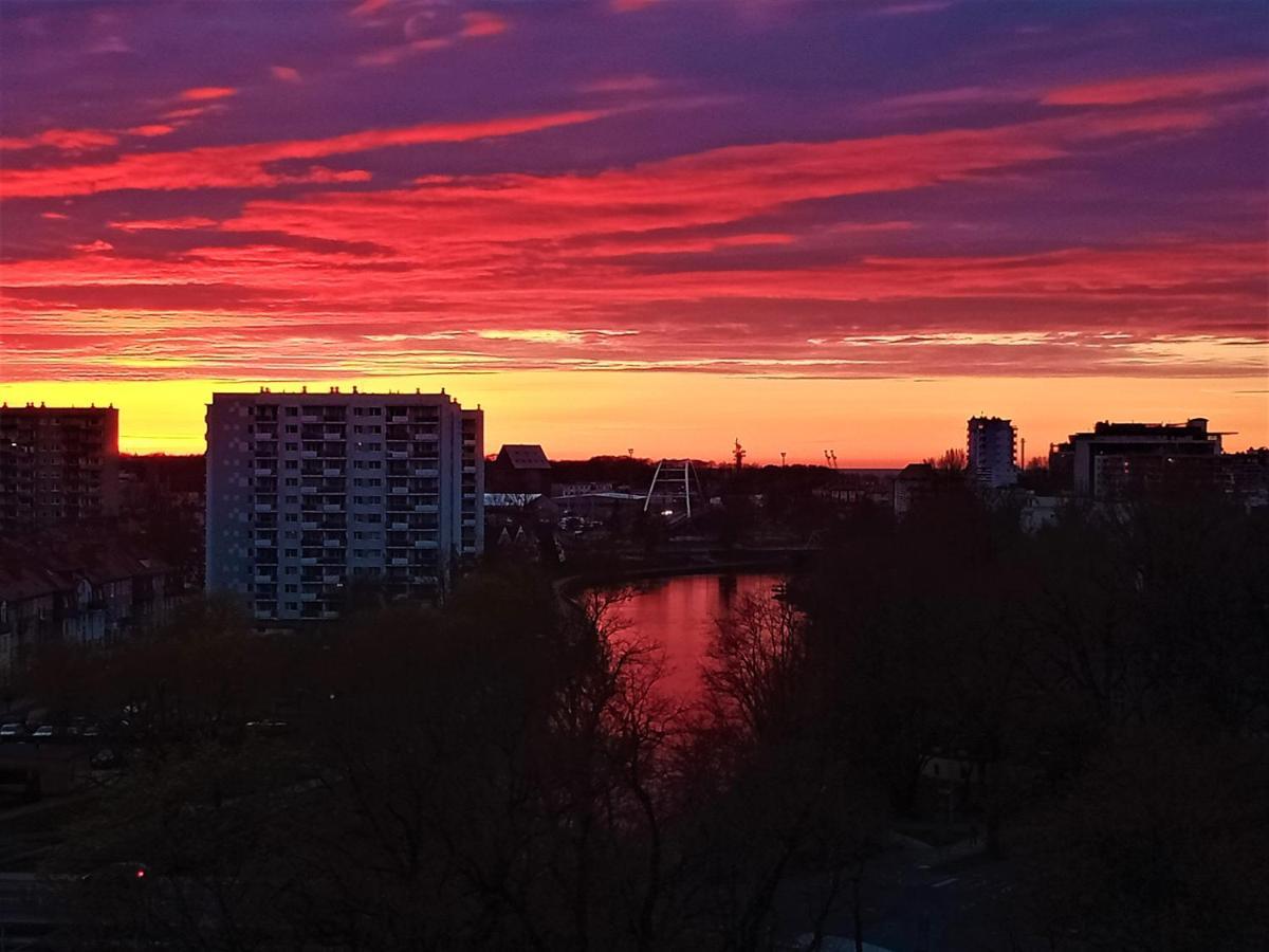 Apartament w centrum Kołobrzegu, nad rzeką Zewnętrze zdjęcie
